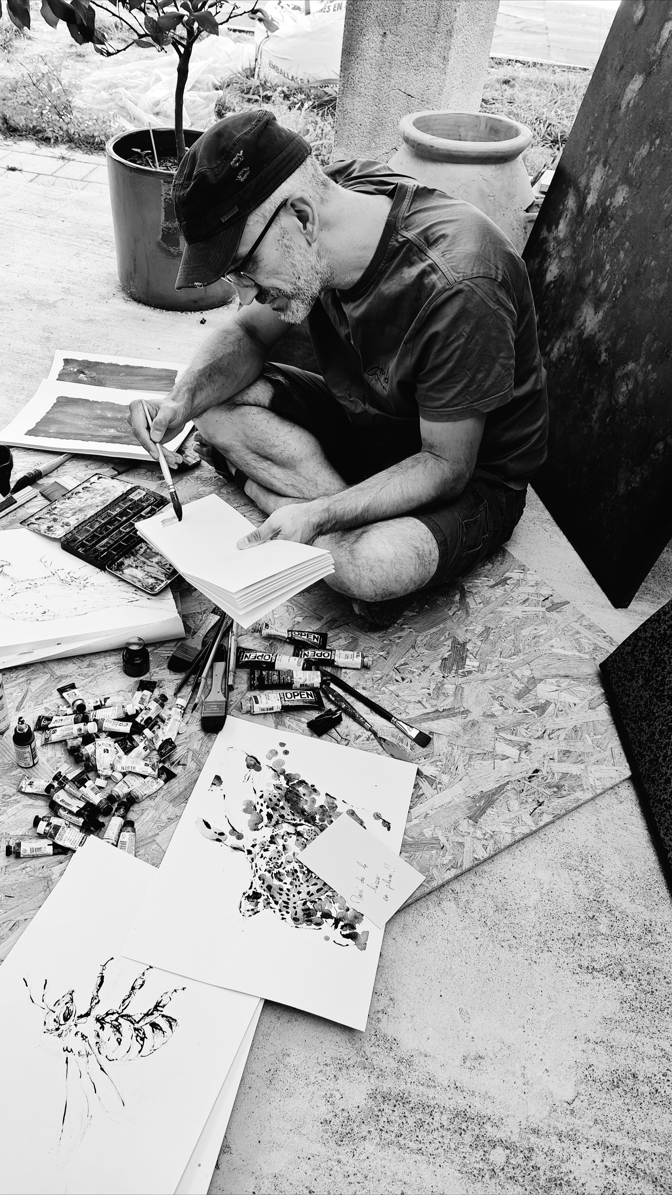 Atelier - Atelier extérieur artiste alexis boisset travail vertical.jpg